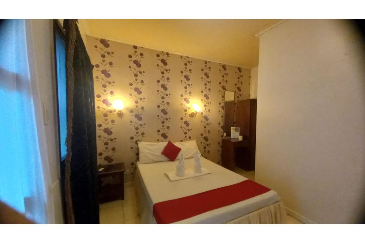 Oyo 934 Bea'S Garden Inn Tiniguiban ภายนอก รูปภาพ